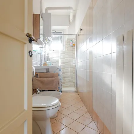 דירה Modern Near Rogoredo מילאנו