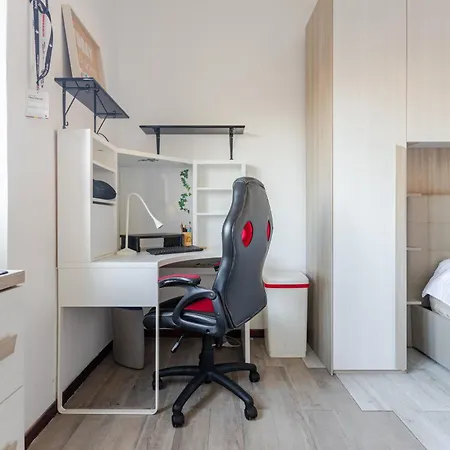 Modern Near Rogoredo דירה